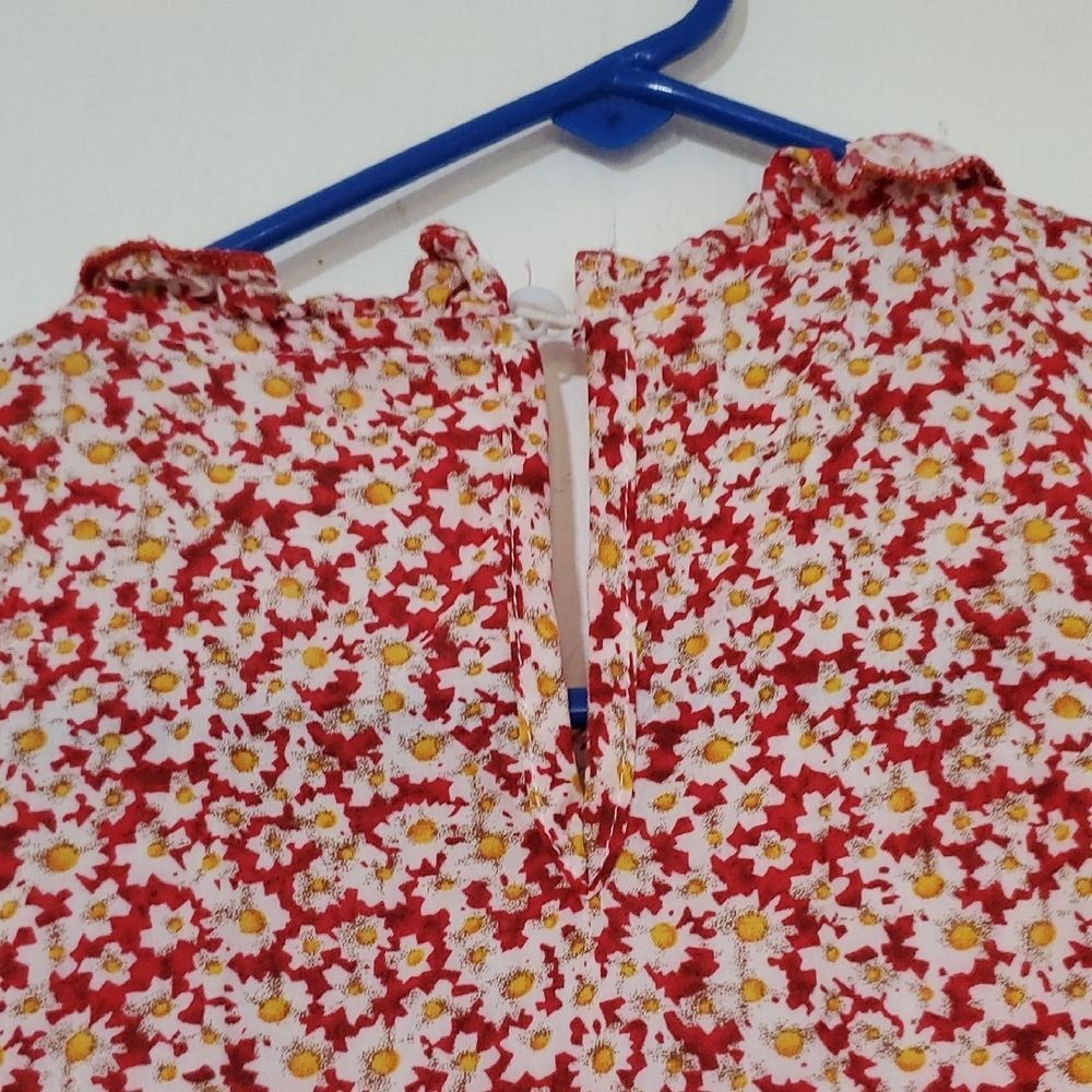 Womens Small Red and White Floral Dress 🌎5/$10🌏 - Picture 7 of 7